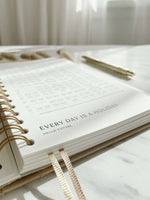 Lade das Bild in den Galerie-Viewer, Kalender 2026 | DIN A5 | beige
