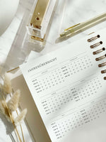 Lade das Bild in den Galerie-Viewer, Kalender 2027 | DIN A5 | beige
