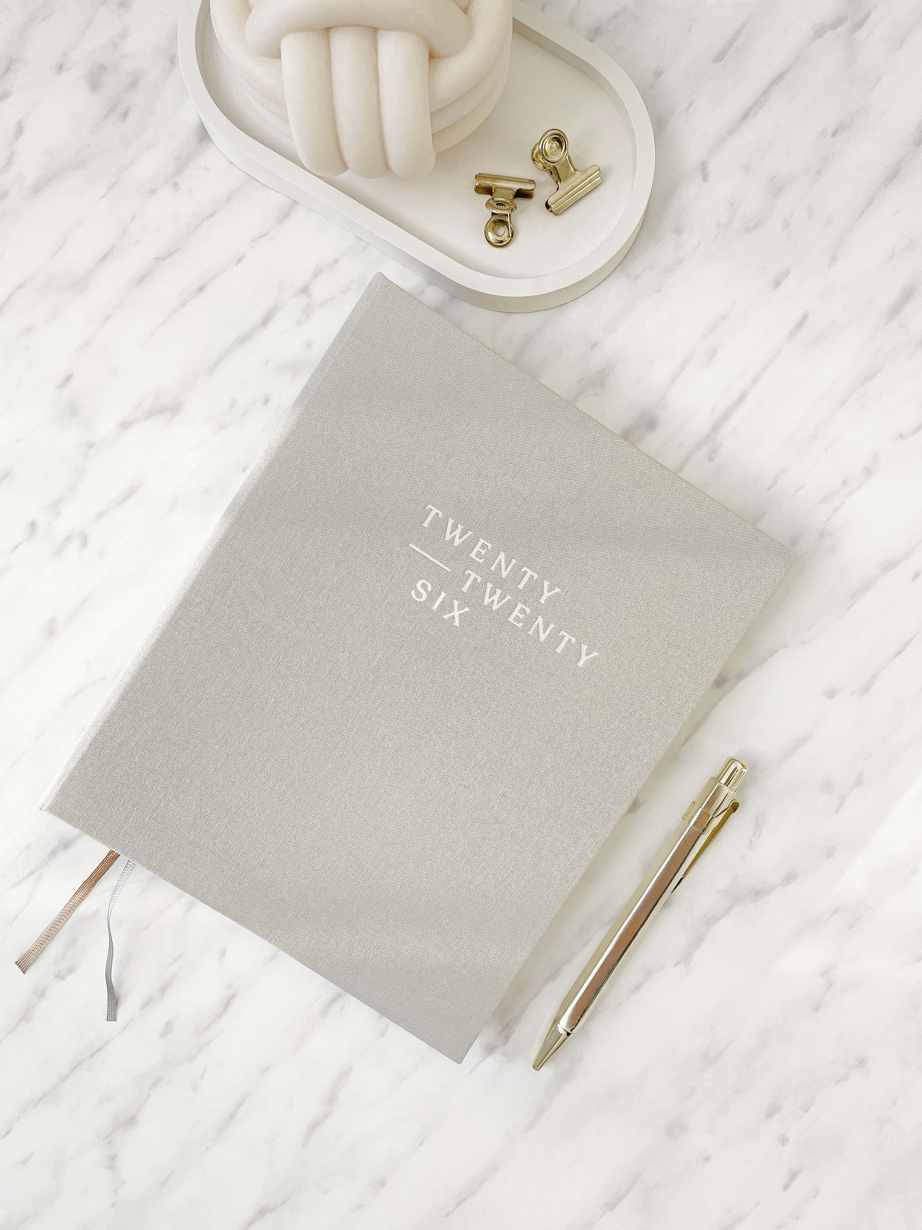 Kalender 2026 | DIN A5 | hellgrau