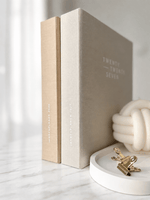 Lade das Bild in den Galerie-Viewer, Kalender 2027 | DIN A5 | beige
